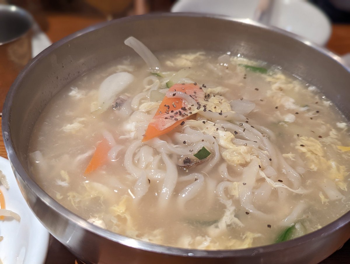 makiro77's tweet photo. 明日は子供の運動会があるため今日は午前中のみ保育

ぱるちゃん誘って韓国女子会 https://t.co/QvIOnrbCuK