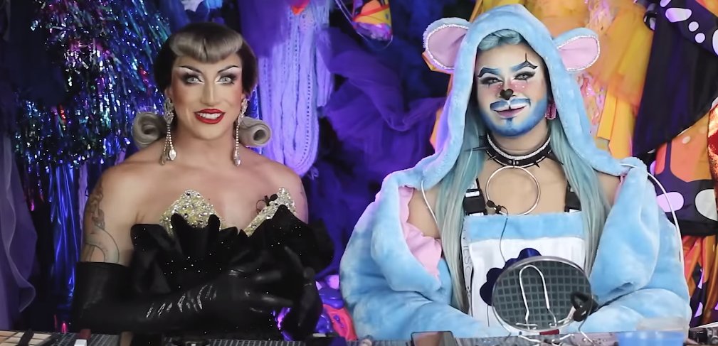 osoconcorbata's tweet photo. Como cuando ves a tus #Dragstars favoritas con carita de varón, es igual a conocer la identidad secreta de #BatmanySuperman y SOPORTEN!
#LaMasDraga #Dragqueens #Dragking #Dragfurry #LGBTQIA #LGBTQ https://t.co/50augsWrDr