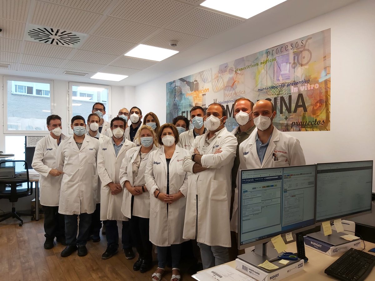 HospitalUVRocio's tweet photo. 🔬⚙️Hoy es el Día Internacional de la #Electromedicina e #IngenieríaClínica. ✅Nuestros especialistas mantienen + de 20.000 equipos, realizan + de 7.500 reparaciones y + de 8.500 revisiones preventivas. Un trabajo esencial para el correcto funcionamiento del hospital👏
#SomosHUVR https://t.co/gyYJ2jhw1V
