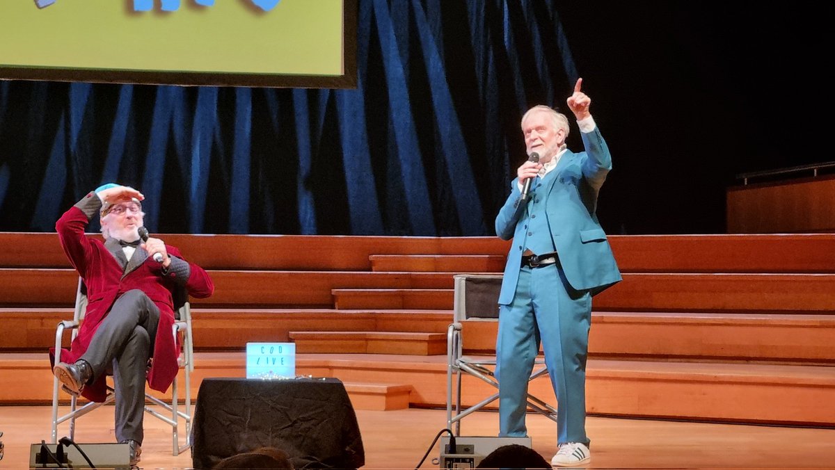 gilles_huaux's tweet image. @FlageyStudios @5heures1 @rudyleonet @benjaminschoos #huguesdayez merci à vous pour cette excellente édition de la #codlive Vous étiez tous à la hauteur du grand rendez-vous de Flagey! 🎬🎶🎤❤️✨️