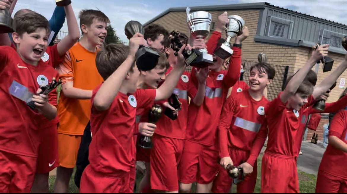 League &amp; Cup Double Winners 21/22 Woolton Rossi U14s are on the look out for Strikers and Attacking Midfielders! Opportunity to join a great team playing both Sat and Sun League. DM if interested for more details ⚽️🏆