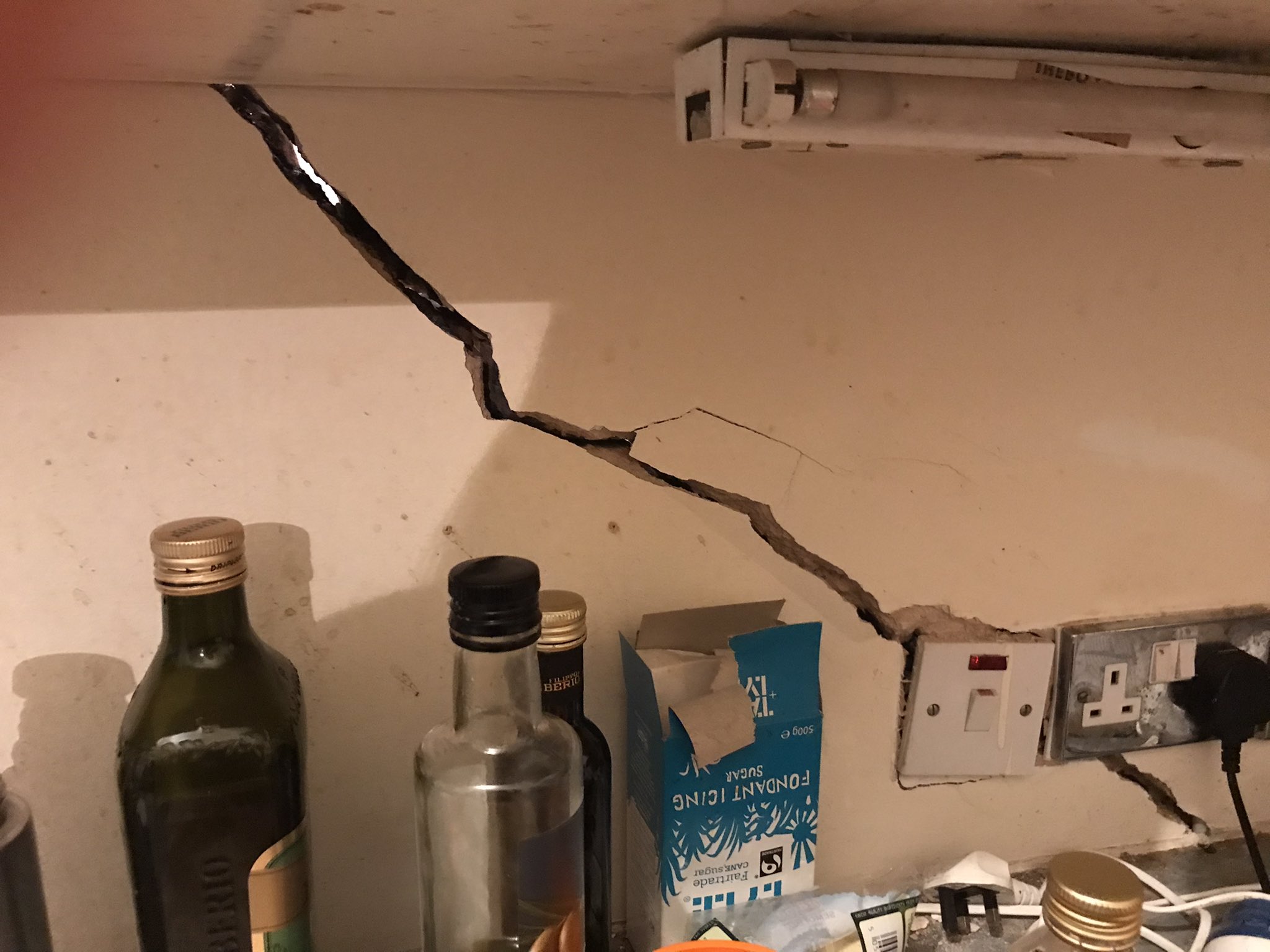 BBC Radio London on Twitter "How’s this for a crack? People living in