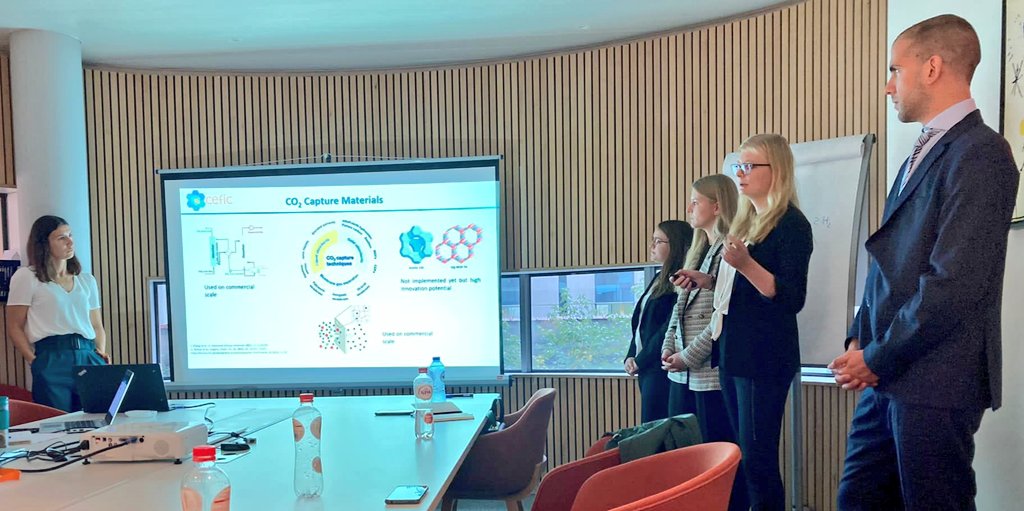AKMeyer_Goe's tweet photo. Yesterday our @IsabelleRuter was a participant at an event in Brussels celebrating the 100th anniversary of the #SolvayConference 🥳 This conference brings together some of the brightest minds from all across #Europe and we are very proud to be represented by Isabelle 🙌🏻 https://t.co/tiHOF7PGjC