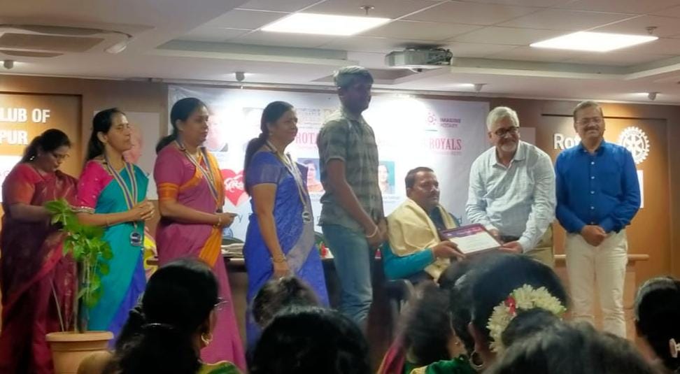 Felicitate by rotary club of Kolhapur royals by honoring nation builder award.
Thank you rotary club of Kolhapur royals