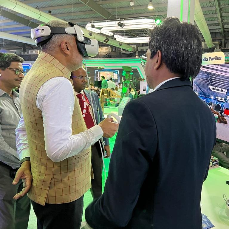 invoxel's tweet image. Hon&apos;ble Minister Shri Jagdish Ishwarbhai Vishwakarma @MLAJagdish, Minister of State, Gujarat visited India Pavilion and experienced Immersive showcase  of India Pavilion  by @Invoxel and appreciated our work. #DefenceExpo2022 #DefExpo22 #AR #VR #Meta #Metaverse #DefExpo2022