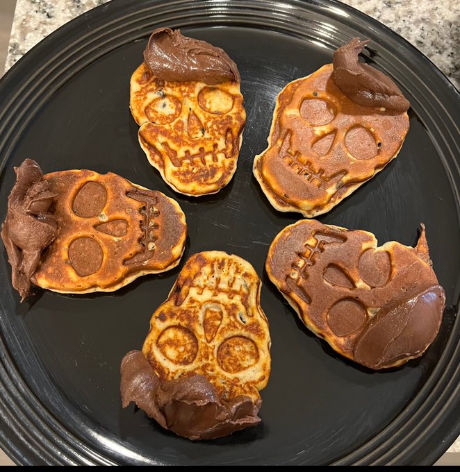 Believe it or not, I can cook also! I hate food pic posts but I was proud of these protein pancakes.