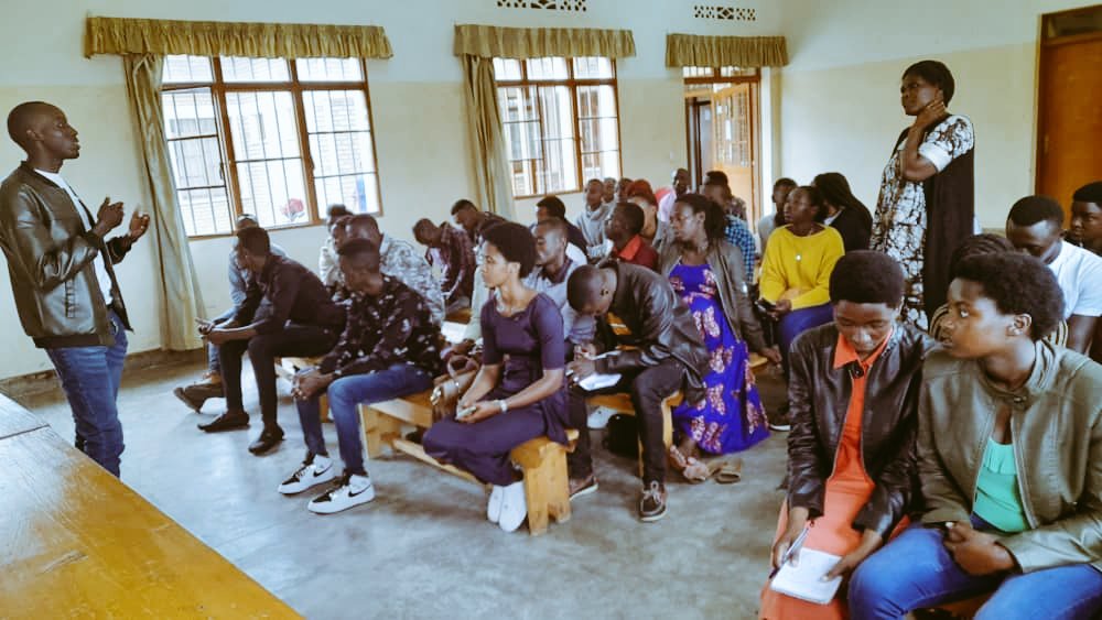 SEVOTAPeace1's tweet photo. Taliki ya 20/10/2022 Wakomereje ibikorwa by'ubukangurambaga by'Ubumwe n'ubudaheranwa mu karere ka nyanza @NyanzaDistrict @ProfemmesT @Unity_MemoryRw @rpfinkotanyi @YouthCultureRW @UnityClubRw @UrugwiroVillage @RWN_WomenNet @medicamondiale 

https://t.co/SnMEdybnVq https://t.co/b0VjpokIkB