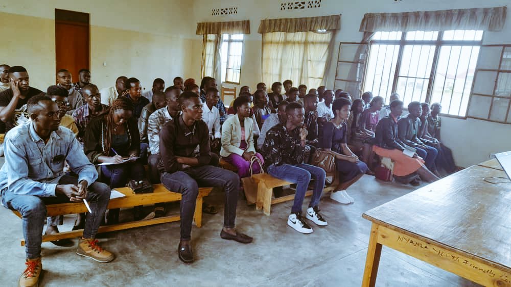 SEVOTAPeace1's tweet photo. Taliki ya 20/10/2022 Wakomereje ibikorwa by'ubukangurambaga by'Ubumwe n'ubudaheranwa mu karere ka nyanza @NyanzaDistrict @ProfemmesT @Unity_MemoryRw @rpfinkotanyi @YouthCultureRW @UnityClubRw @UrugwiroVillage @RWN_WomenNet @medicamondiale 

https://t.co/SnMEdybnVq https://t.co/b0VjpokIkB