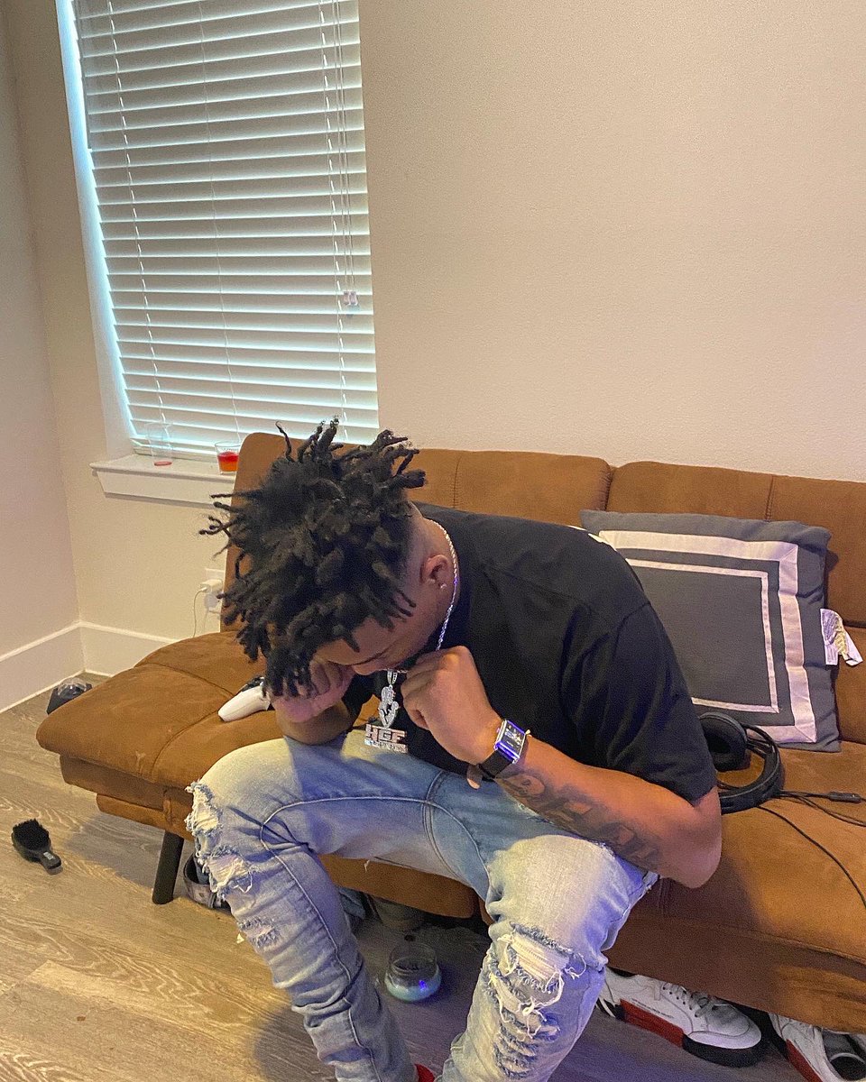 official_quezgg's tweet photo. When I Was Broke I Still Was The Realest Nigga In The Room 💯✍🏽 https://t.co/7hh23WVh09