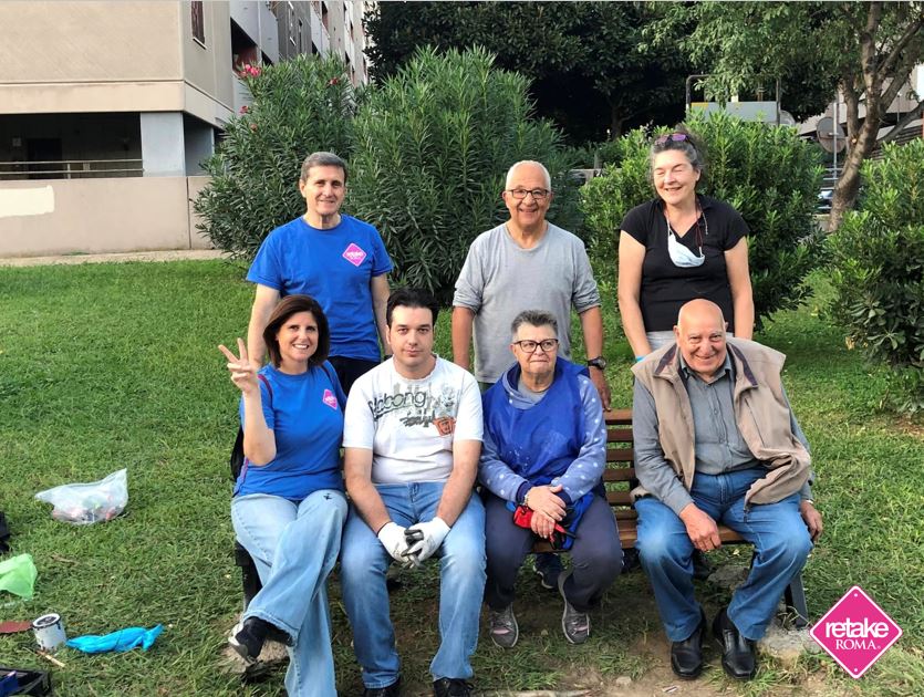 Retake_Roma's tweet photo. Che cosa è #RetakeInAction? Eccolo spiagato in quattro foto.
Cerca gli eventi sulla nostra app (https://t.co/E6xR0U35YA) gli appuntamenti di questo fine settimana e vieni a dare una mano anche tu. Non rimarrai deluso! https://t.co/KaRJtBHp7G