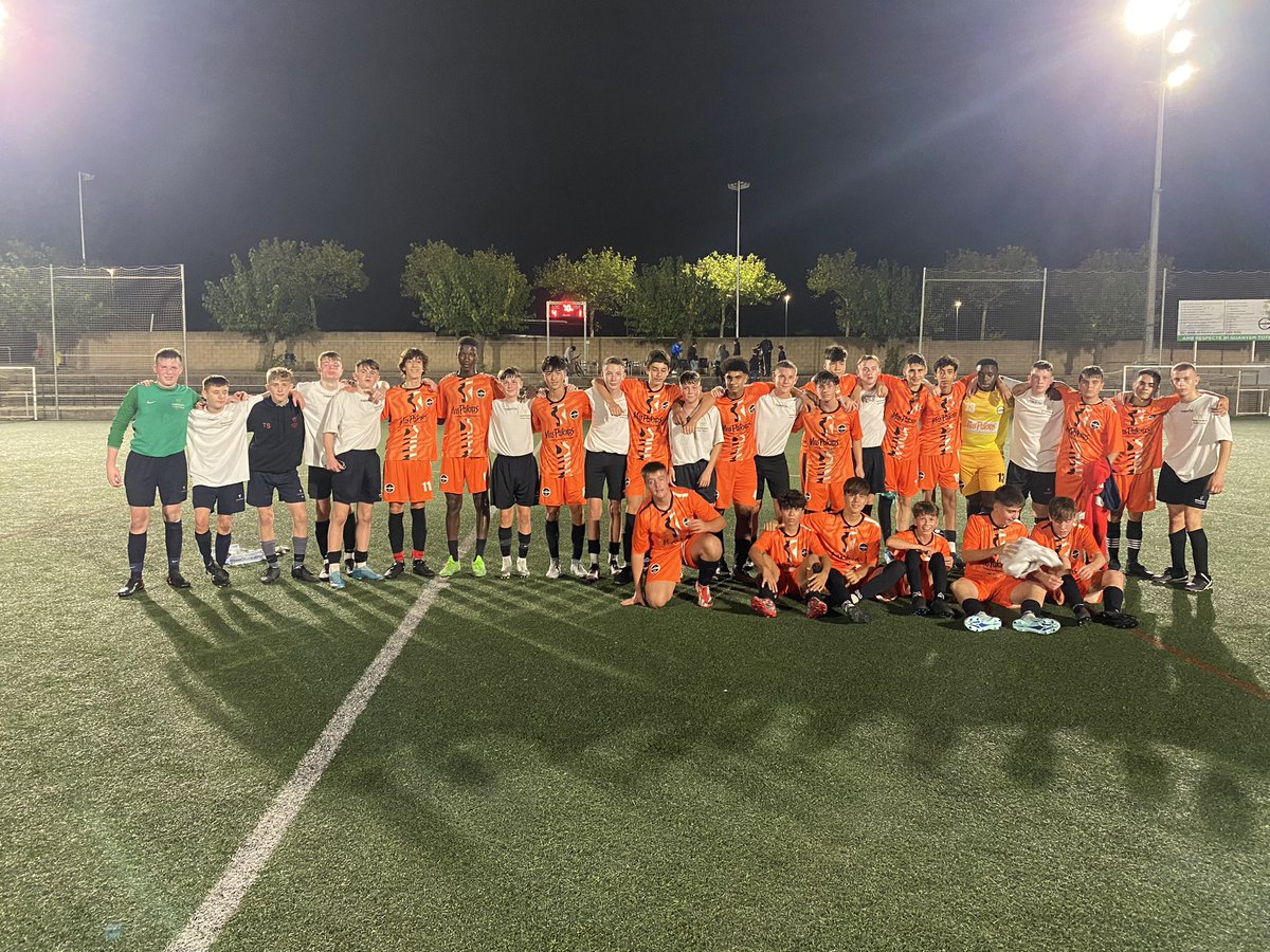 🇪🇸Minsthorpe on Tour🇪🇸 Both football teams were excellent last night playing in there first European game out in Barcelona⚽️. Well done all #TeamMinsthorpe <a href="/MinsthorpeCC/">Minsthorpe</a>