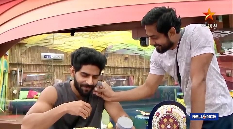 GhostR11R's tweet photo. Watching #Vikraman and #Azeem fighting trying to be the new #Aari and #Bala - shows the greatness of both Aari and Bala - two of the best players in #BiggBoss history  #BiggBossTamil #BiggBossTamil6 #BalajiMuragadoss https://t.co/4ac3U7wehC