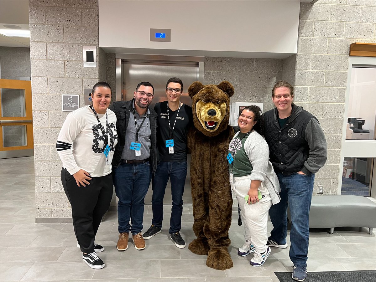 Thank you to our amazing translation department for supporting us on Curriculum Night! All of our students were greeted by a our very awesome, trilingual mascot! ⁦<a href="/MPSPanthers/">Marlborough Public Schools</a>⁩