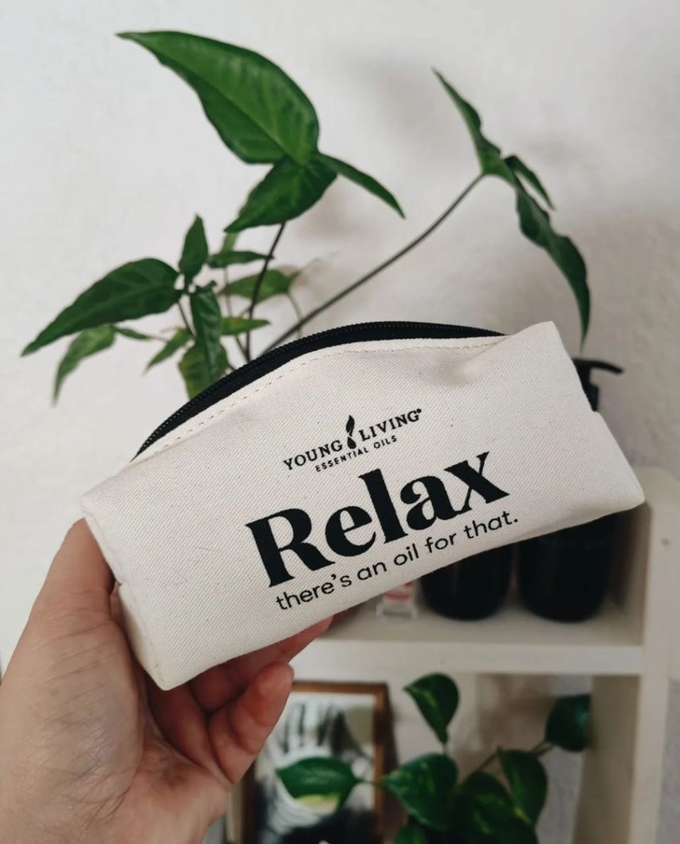 YoungLivingAF's tweet photo. Join the #EssentialOilMovement by purchasing a PSB with a DIFFUSER OF YOUR CHOICE and receive this 10 Oil Bag + a 15ml Citrus Fresh FOR FREE🧨!

Available while stocks last📲 https://t.co/D94YzVZ5Tm

#ToxinFreeLiving #LifeWithYL #YoungLivingAfrica 

📸1,2,4,5  @botanical.bella https://t.co/vKEKl25uUC