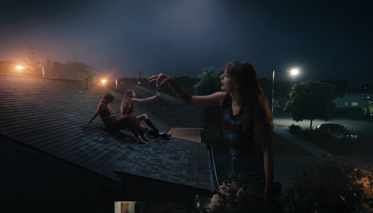 tswiftsversion_'s tweet photo. my 3 favorite person in the whole universe 🥺 I love every version of you, even the versions you once hate ❤️ @taylorswift13 @taylornation13 #MidnightsTaylorSwift #MeetMeAtMidnight #AntiHero 😭❤️🥹 https://t.co/dD1LunHily