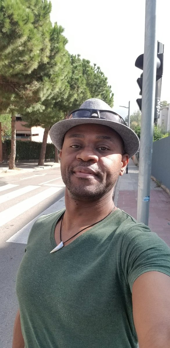 pamphileps's tweet photo. Vacation Mode ON; 1st step, Barcelona 😎 https://t.co/7qWiJfrAOs