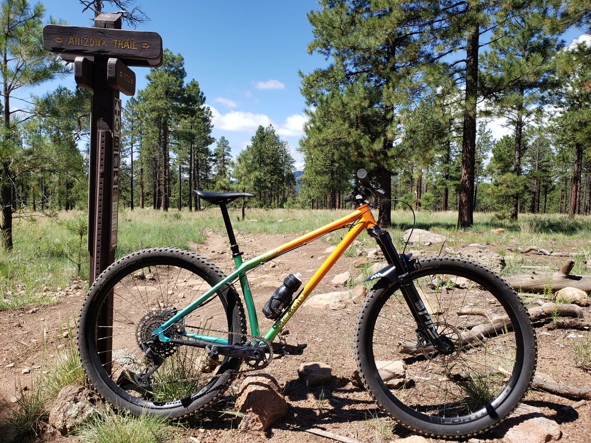 StantonBikes's tweet photo. This one-off triple fade #Switch9er came out of the paint shop a few weeks ago and is now rolling its way around Arizona! Thanks for the photo Jared, glad you're enjoying it! 
.
.
#StantonBikes #Built2Play https://t.co/F1yMTAHQVR