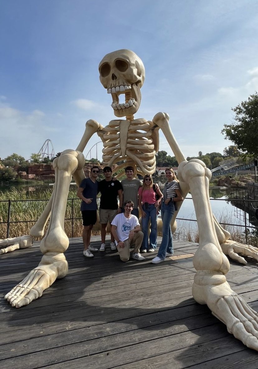 ComunidadResa's tweet photo. We’re here @Portaventura_ES!! 🎉 Residentes de Bilbao, Málaga, Barcelona, Valencia… ¡Se viene finde épico! 🔥😎🎢 #ResaHub https://t.co/hEgH5F93Pd
