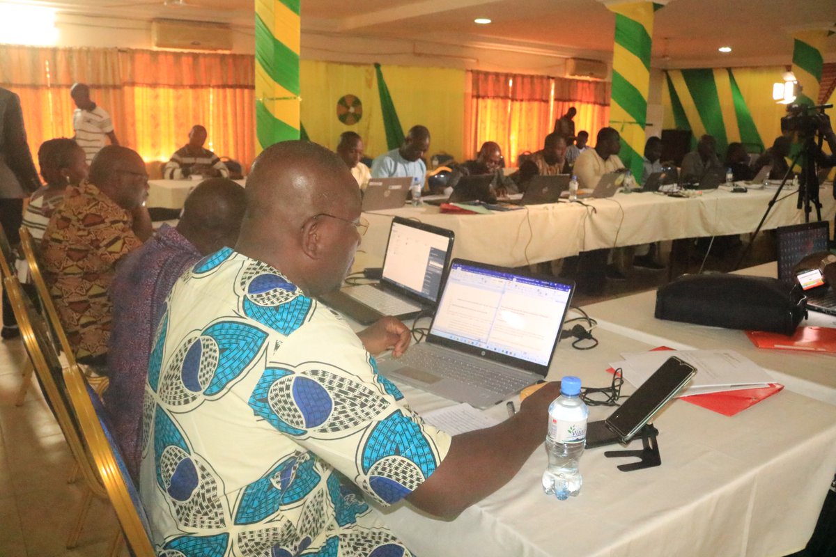 FAOWestAfrica's tweet photo. 📈Mesure et analyse de l'indice de résilience-RIMA
📍Togo, 3⃣-7⃣oct.
3⃣5⃣ acteurs impliqués dans la planification, le suivi & l’évaluation, la collecte des données formés au 🇹🇬 sur l’approche RIMA.
Formation assurée par l'équipe REOWA-@FAOWestAfrica avec l'appui de @FAOauTogo https://t.co/Imd9u3kO0z
