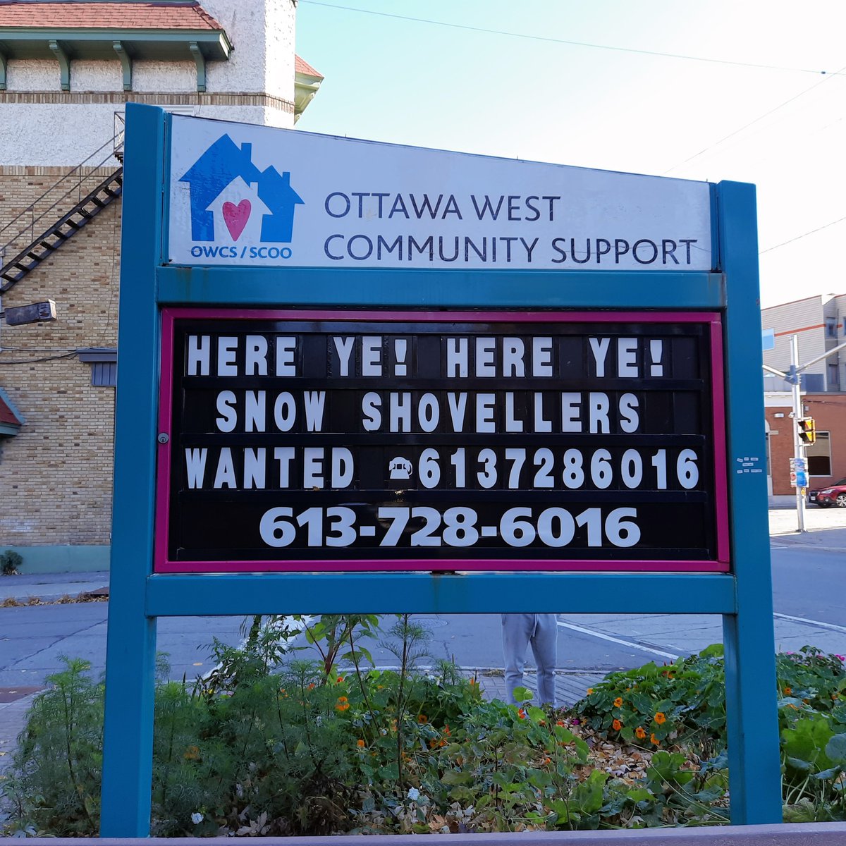 OttawaWestCS's tweet photo. Today we celebrate Home Maintenance Day! Thank you to our team of Home Maintenance Workers who help with all kinds of tasks. We are currently hiring snow shovelers for this winter, reach out to learn more! #csm2022 #OWCS45 https://t.co/T2AVyEeNyH
