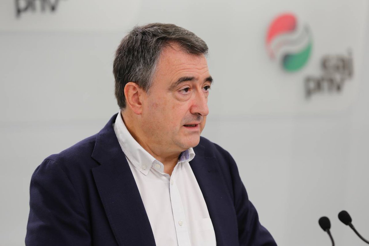 eajpnv_Madrid's tweet photo. 💧 @AITOR_ESTEBAN: "Oso garrantzitsua da nork zuzentzen dituen bizkaiko #Nerbioi eta #Ibaizabal ibaiak. Orain arte ibaiko arro batzuk Estatuari zegokiela agintzen zen. Estatuak konpromisoa hartu du prozesu bat martxan jartzeko bi ibaiak Eusko Jaurlaritzaren agindupera pasatzeko". https://t.co/9cpeXPWc2u