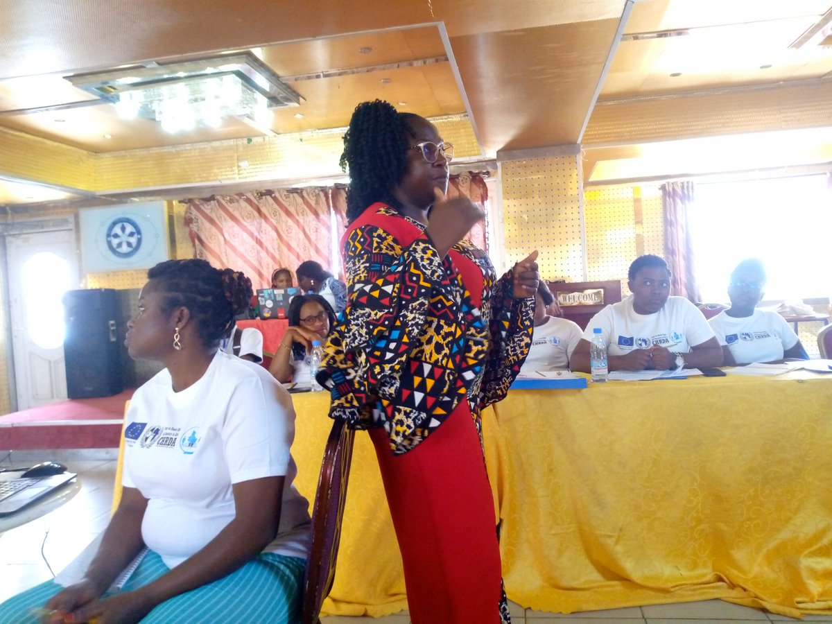 DinganaRaymond's tweet photo. At CHRDA workshop in Bamenda, Friday Oct. 21 on Digital Rights and Digital Security for Human Rights Defenders, Pedmia Shatu is taking participants on Digital Security for CSO.
#DefendHumanRights
#GoodGovernanceForBetterHumanRights
#LivesOfHumanRightsDefendersMatter https://t.co/0OX7AuSl4z
