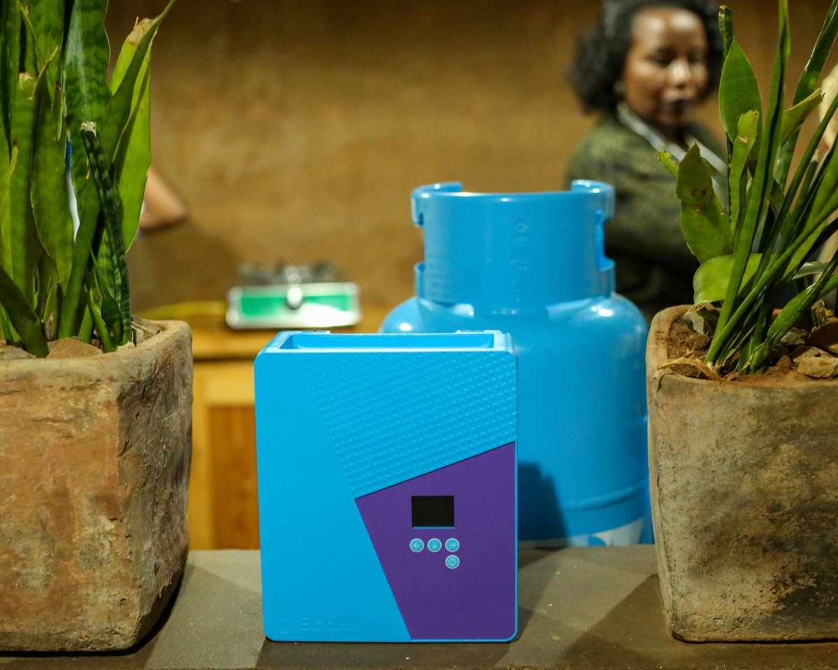 BBOXX_HQ's tweet photo. On Wednesday, Bboxx welcomed guests to our Tomorrow's rural home. Attendees at @OGSolarForum were given a tour of our vision for an off-grid home by 2025. 

Thanks all for coming! 

#transforminglives #unlockingpotential #offgridsolarforum #makingAnImpact https://t.co/OsxeziYJ3m