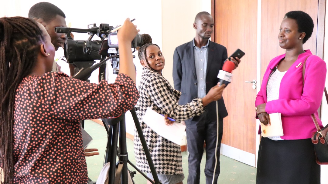 uwrsa's tweet photo. Managing director, UWRSA discussing benefits of the warehouse receipt system during the launch of Agri Hub and partnership with @tgcuganda and StarAgri https://t.co/ZUxs2DDIKI