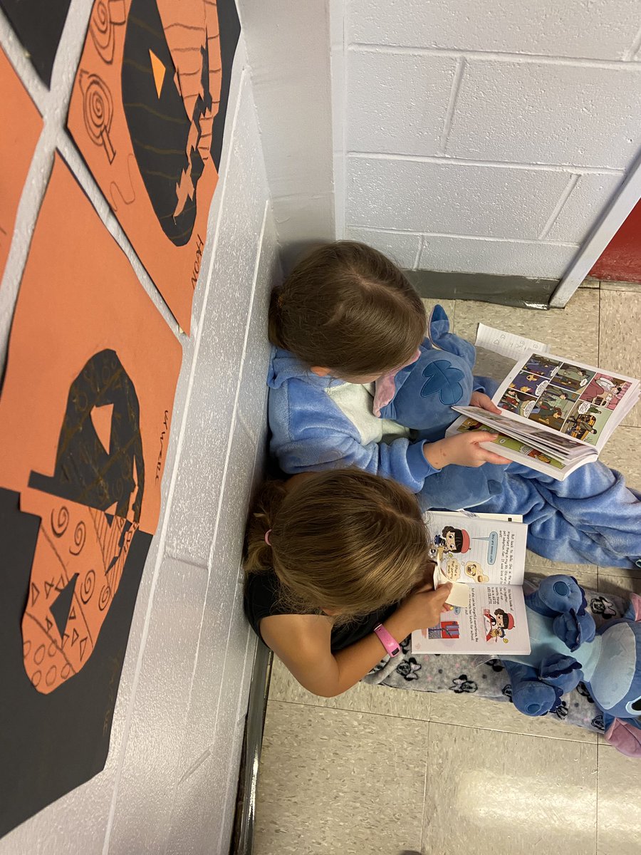 MrsCstudents's tweet photo. PJs and books 📚 a great way to start the day ☀️ @NLESDCA @AllHallowsE https://t.co/9dFAmkIjRL