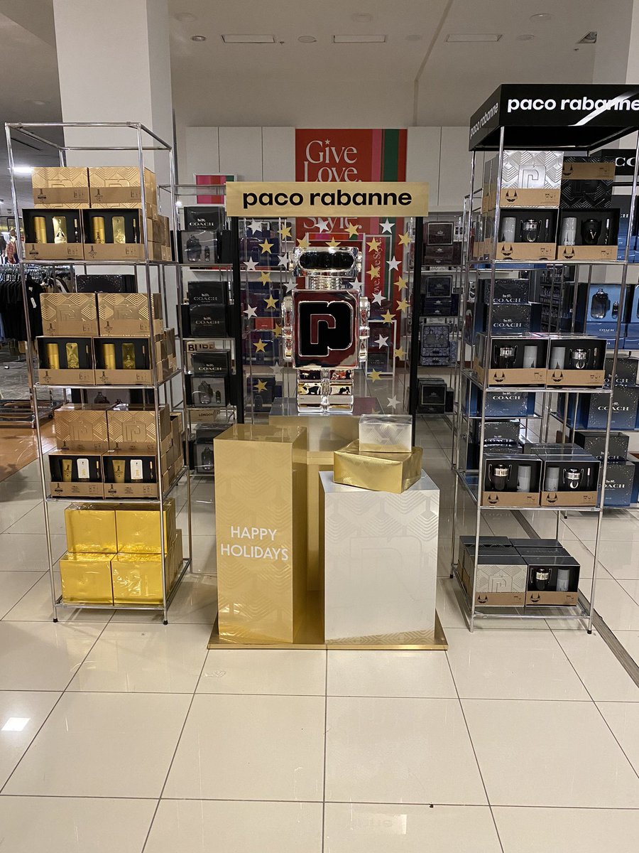 YmustUfollowME's tweet photo. I gotta figure out how I can take him home after the holidays lol lol. 2 people already trying to claim him….. #RetailChronicles https://t.co/m2P8YkPNH1