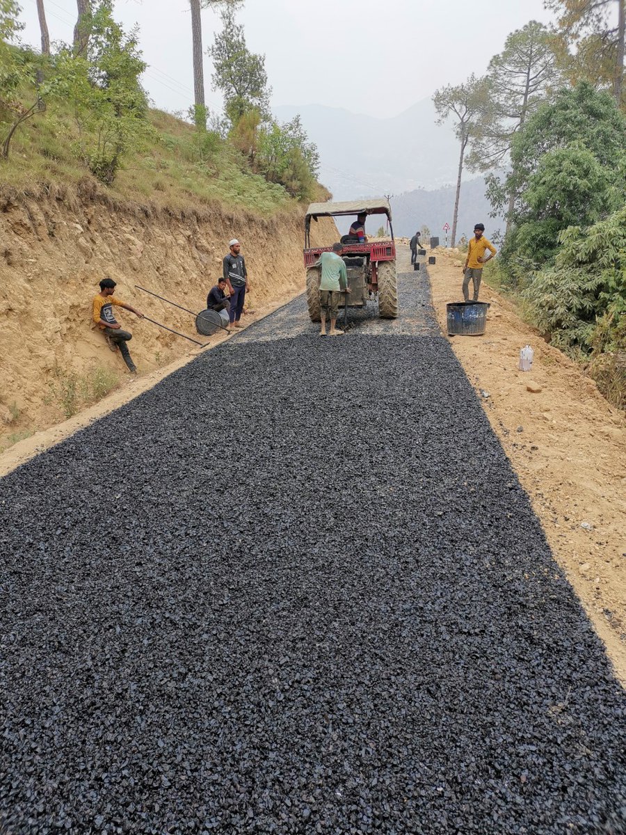 DistrictTehri's tweet photo. #PMGSY #RoadConstructionWork
CONSTRUCTION WORK OF GHANSALI PANWALI AKHORI MR KM 14 HULANAKHAL TO HADIYANA TALLA M/R STAGE-II PMGSY ID - 1ST NEW TEHRI @basava_ias @DMTEHRI1 @IndiaRuralDev @MoRD_GoI @SecyRDUK @ukcmo @pushkardhami @ganeshjoshibjp https://t.co/6ciqr2kOJd