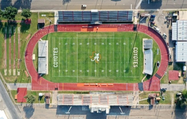 AliceAthletics1's tweet photo. Our Coyotes return to the friendly confines of Memorial Stadium tonight against Hidalgo, 7:30 PM. We will recognize our Hall of Honor Inductees as well. A beautiful night for football!
#nothingbeatsgameday https://t.co/bjiKg1poGV