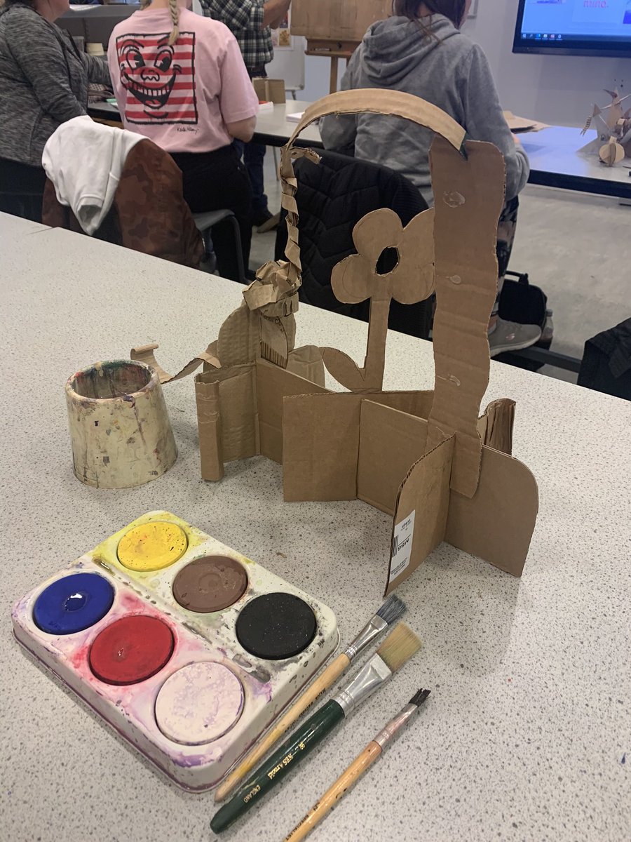 MissBHodgson's tweet image. A fabulous day of PE and Expressive Arts yesterday! Perfect to relieve some of the pre-assignment deadline stresses @MorayHouse #UoEPGDEp #teambuilding #sharedcreativity