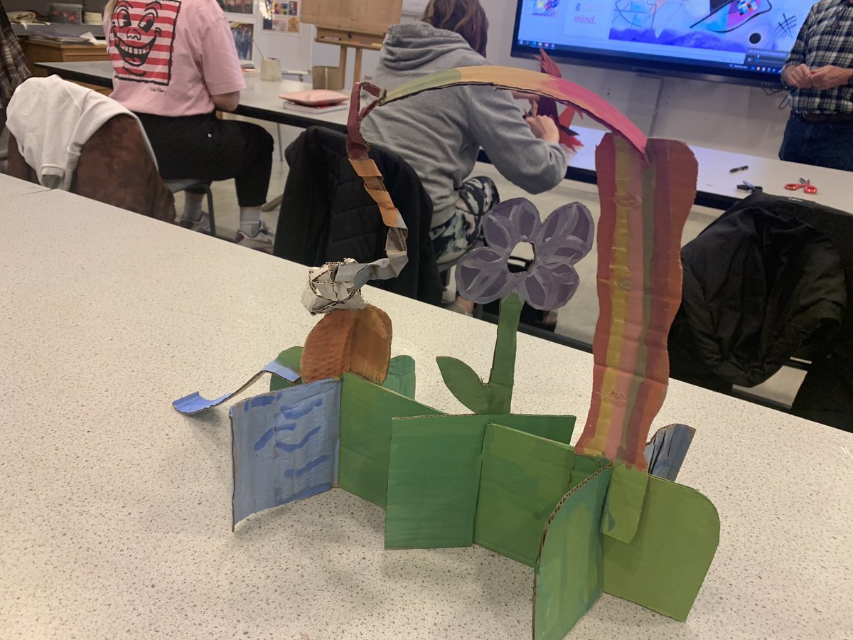 MissBHodgson's tweet image. A fabulous day of PE and Expressive Arts yesterday! Perfect to relieve some of the pre-assignment deadline stresses @MorayHouse #UoEPGDEp #teambuilding #sharedcreativity