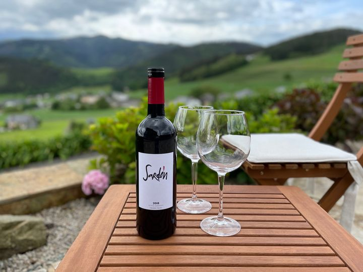 QuintaSardonia's tweet photo. No somos muy de refranes pero, en esta ocasión, bien lo merece: no dejes para mañana lo que puedas hacer hoy 😉
#GrupoTerrasGauda #SomosTerrasGauda #Sardon #SardondeDuero #wine #redwine #fresco #frutal https://t.co/YEMdc16Eoo