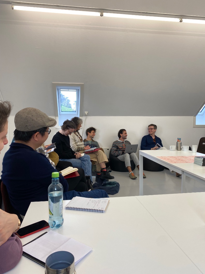 springbackmag's tweet image. #SpringbackAssembly

This year&apos;s Springback Assembly has begun at Oktoberdans @BITTeatergarasjen in Bergen Norway

Curated by Springback writer Yasen Vasilev in collaboration with Springback director Oonagh Duckworth

@PAHNdotNO
#DanceWriting #CriticalWriting #ContemporaryDance