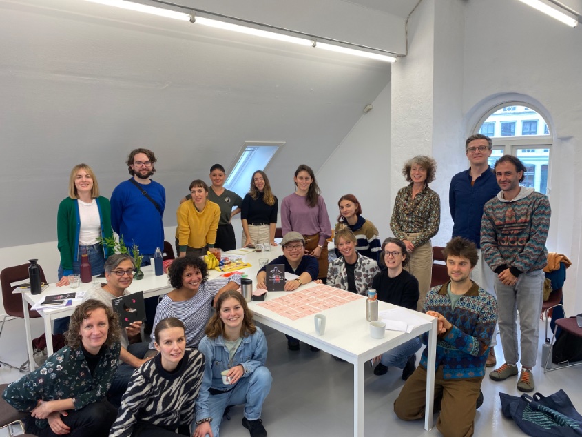 springbackmag's tweet image. #SpringbackAssembly

This year&apos;s Springback Assembly has begun at Oktoberdans @BITTeatergarasjen in Bergen Norway

Curated by Springback writer Yasen Vasilev in collaboration with Springback director Oonagh Duckworth

@PAHNdotNO
#DanceWriting #CriticalWriting #ContemporaryDance