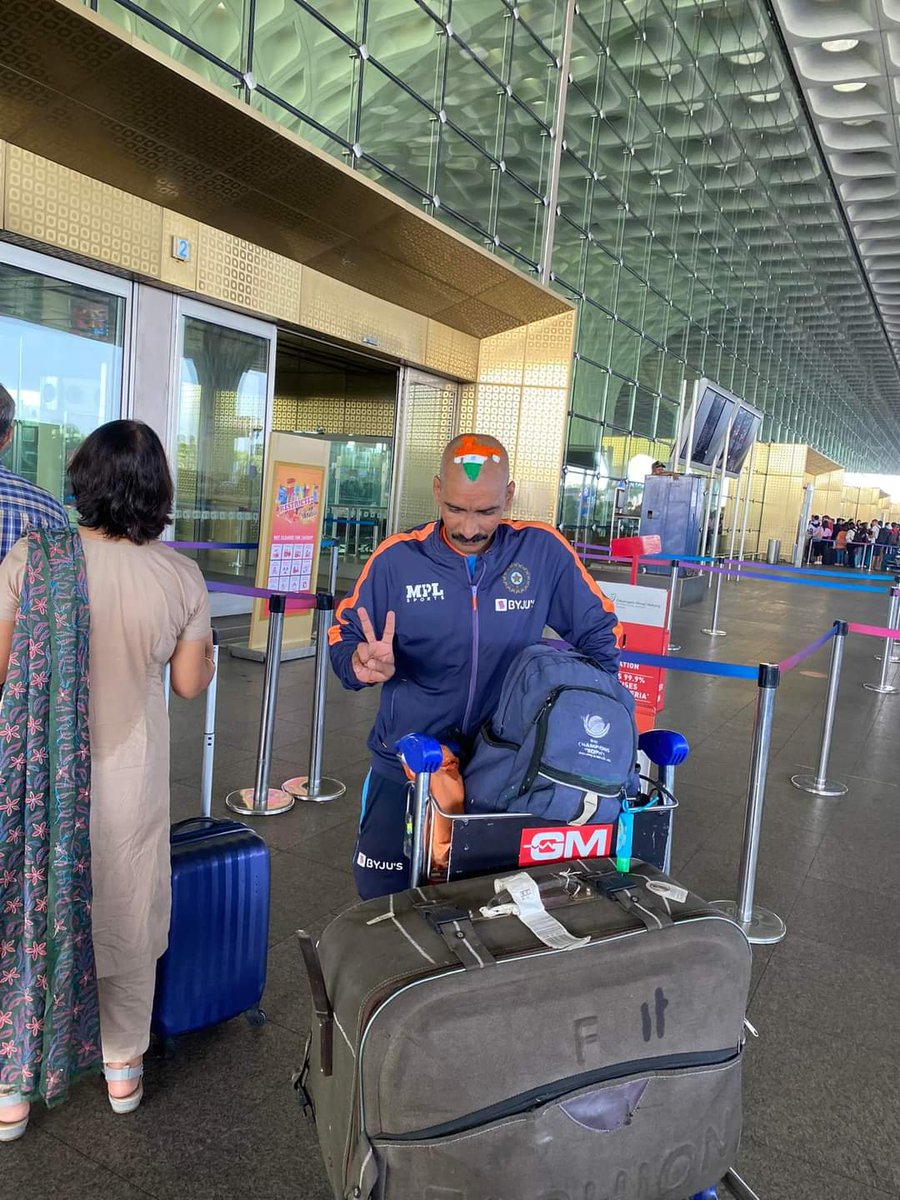 Sudhirsachinfan's tweet photo. I can't tell what I'm feeling. Today I am going to Australia to cheer Team India in T20 World Cup. And all this has happened because of my idol 'Sachin sir' of cricket. #SachinTendulkar #T20worldcup22 https://t.co/RZQl9rwKWN