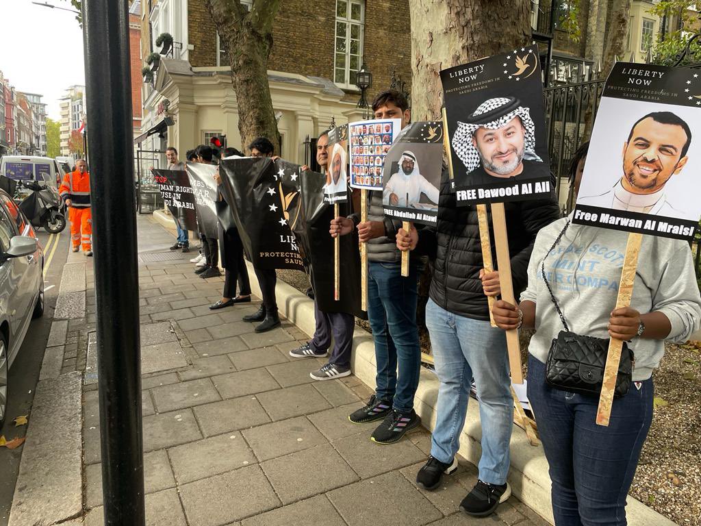 LibertyNowInt's tweet photo. We in #libertynow will ensure that Justice is achieved for all prisoners of free speech. No more tyranny in KSA  @LinaAlhathloul  @ALQST_ORG
#StandWithSaudiHeroes @hrw_ar 
#FreeLoujain 
@aalodah @sarahleah1 @mehdirhasan @LinaAlhathloul @hatice_cengizz https://t.co/9poY6MOQe1