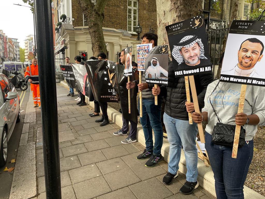 LibertyNowInt's tweet photo. We in #libertynow will ensure that Justice is achieved for all prisoners of free speech. No more tyranny in KSA  @LinaAlhathloul  @ALQST_ORG
#StandWithSaudiHeroes @hrw_ar 
#FreeLoujain 
@aalodah @sarahleah1 @mehdirhasan @LinaAlhathloul @hatice_cengizz https://t.co/9poY6MOQe1