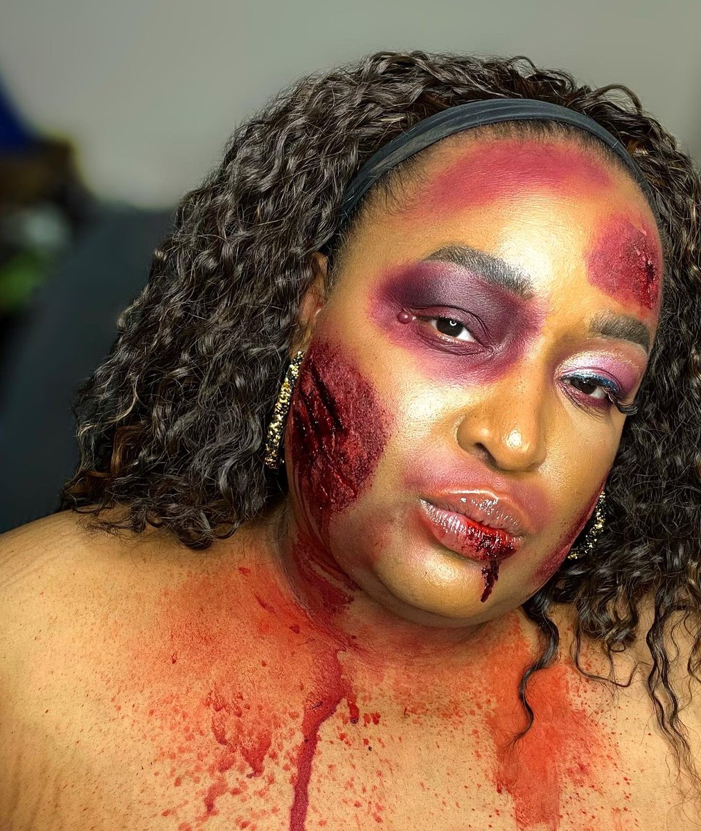 SLady36's tweet photo. “I got in a fight with the boogeyman…yeah it got a lil bloody but I won!!!”

Full product list on my IG- @Sassy_lady36

Product used:
@thecrayoncase @modabrush @elfcosmetics @Maybelline @beautybakerie 

#spookycutie #Halloween #halloween2022 #scarymakeup https://t.co/cK3MoI4zDy