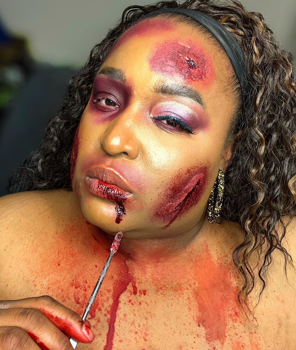 SLady36's tweet photo. “I got in a fight with the boogeyman…yeah it got a lil bloody but I won!!!”

Full product list on my IG- @Sassy_lady36

Product used:
@thecrayoncase @modabrush @elfcosmetics @Maybelline @beautybakerie 

#spookycutie #Halloween #halloween2022 #scarymakeup https://t.co/cK3MoI4zDy