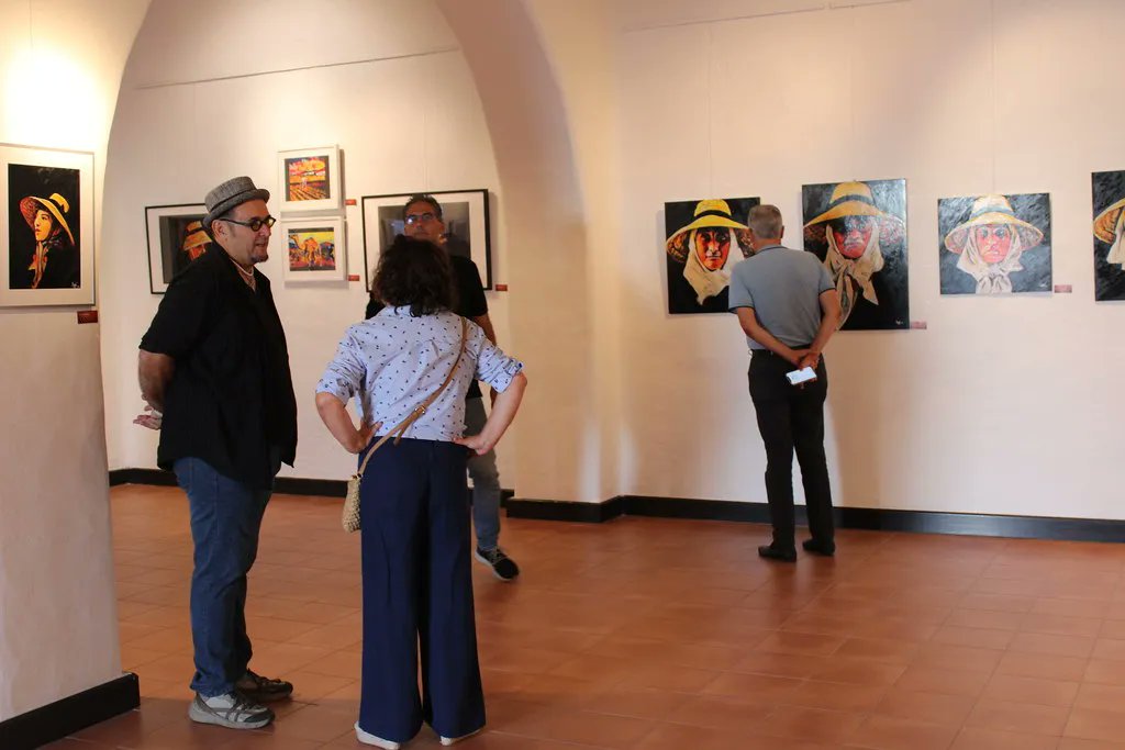 🖼 ‍¡Ya tenemos las fotos de la Inauguración de la Exposición de Pintura de Maxi Ferrer! . 👉🏻 Ayer se celebró la inauguración de la exposición de pintura 'Sobaco' de Maxi Ferrer, en la Sala de Arte Ermita San Antonio, en Tías . 📸 flic.kr/s/aHBqjAbYRd
