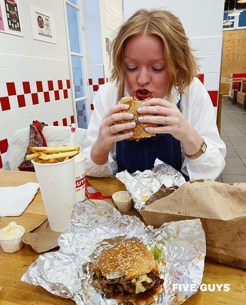 A story in three parts! 🍔
(📸 : @laurajanedaisy)
________

#fiveguysbe #fiveguys #5guys #burgersandfries