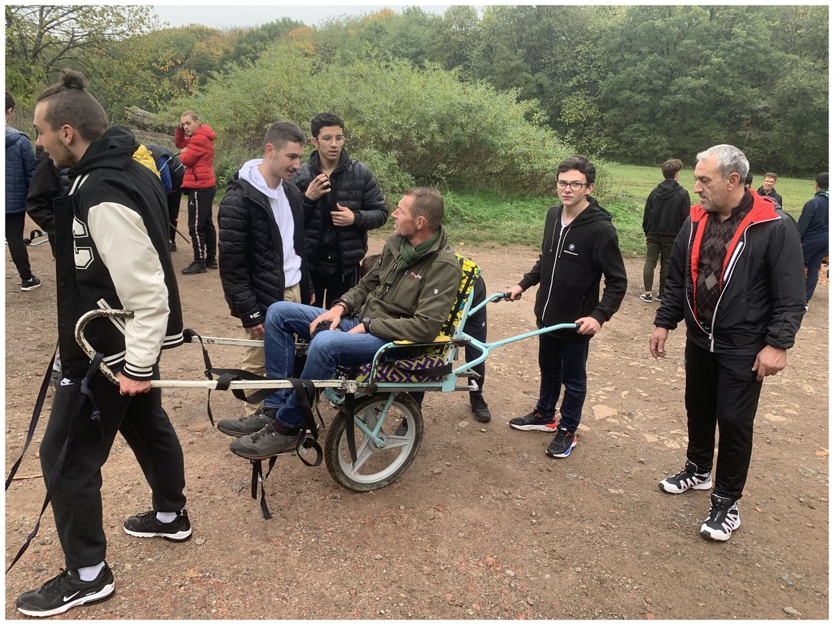LPHurleventBLF's tweet photo. Projet Cordées de la réussite « Joëlettes » avec nos partenaires @ENI_METZ et @HandiCapEvasion : 1ère séance de roulage avec 4 "joëlettes" dans le bois de #Behren avec des élèves de 1 AUT : mise en situation & étude des contraintes.
@RLaganier @acnancymetz @Dsden57 @DimitriSydor https://t.co/Wl71If8MZ4