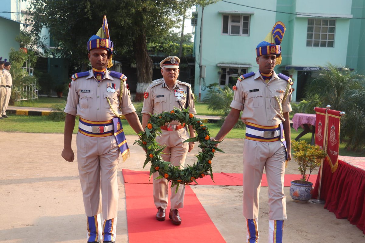 160BNCRPF's tweet photo. On #PoliceCommemorationDay2022 Sh Hariom Khare Comdt 160bn a/w Offrs &amp; other Persl paid tributes to CRPF warriors who laid down their lives at Hotspring on 21oct 1959.Also saluted other Bravehearts who laid down their lives in the line of duty @crpfindia @jammusector @WSCRPF2016 https://t.co/5WEdTShJce