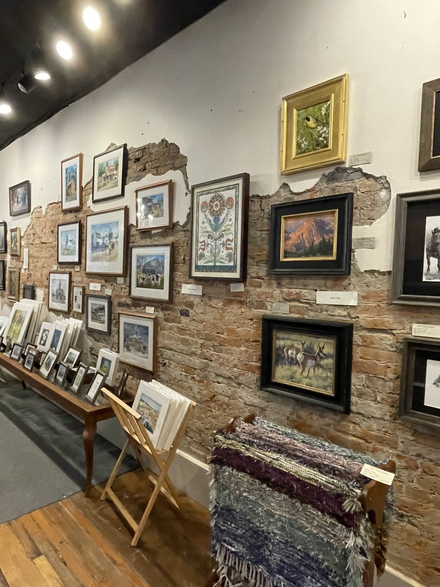 New Town Faire is just one of the unique stops you will find in Historic Downtown Millersburg. We share our day in this quaint town here: myohiofun.com/historic-downt… @amishcountryoh