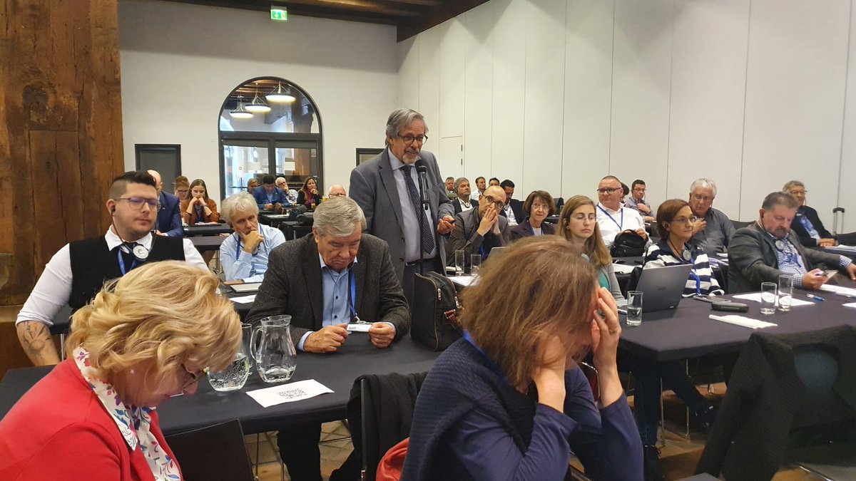 FismicNazionale's tweet photo. 🔵𝗗𝗶𝗴𝗶𝘁𝗮𝗹𝗶𝘀𝗶𝗻𝗴 𝗣𝘂𝗯𝗹𝗶𝗰 𝗦𝗲𝗿𝘃𝗶𝗰𝗲𝘀
Il segretario generale Fismic Confsal e vicesegretario generale #Cesi, Roberto Di Maulo, interviene alla discussione #DiWork
#lavoro #sindacato #digitalizzazione https://t.co/THc3Gi4BT5