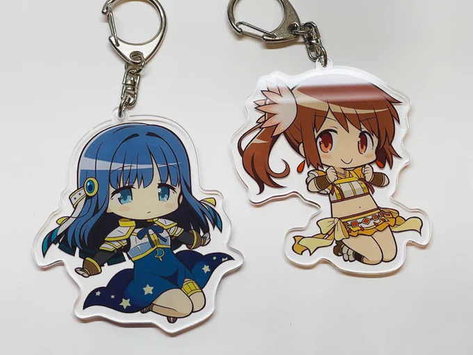 アクキーと購入特典のポストカードの実物写真です!こんな感じに仕上がりました～!#プリレコ9 