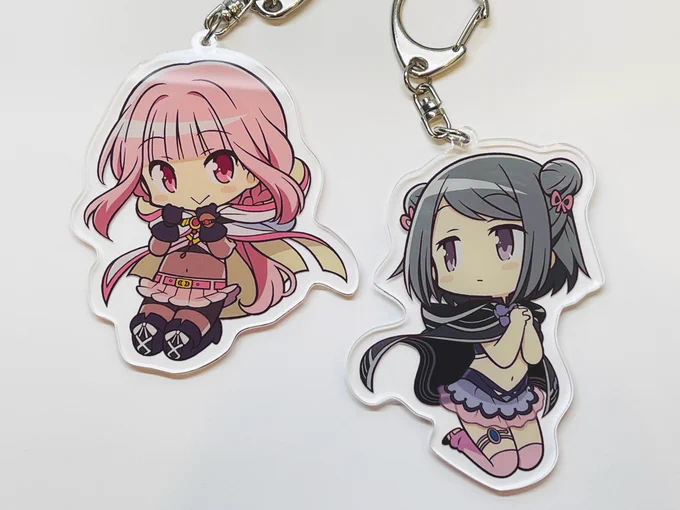 アクキーと購入特典のポストカードの実物写真です!こんな感じに仕上がりました～!#プリレコ9 